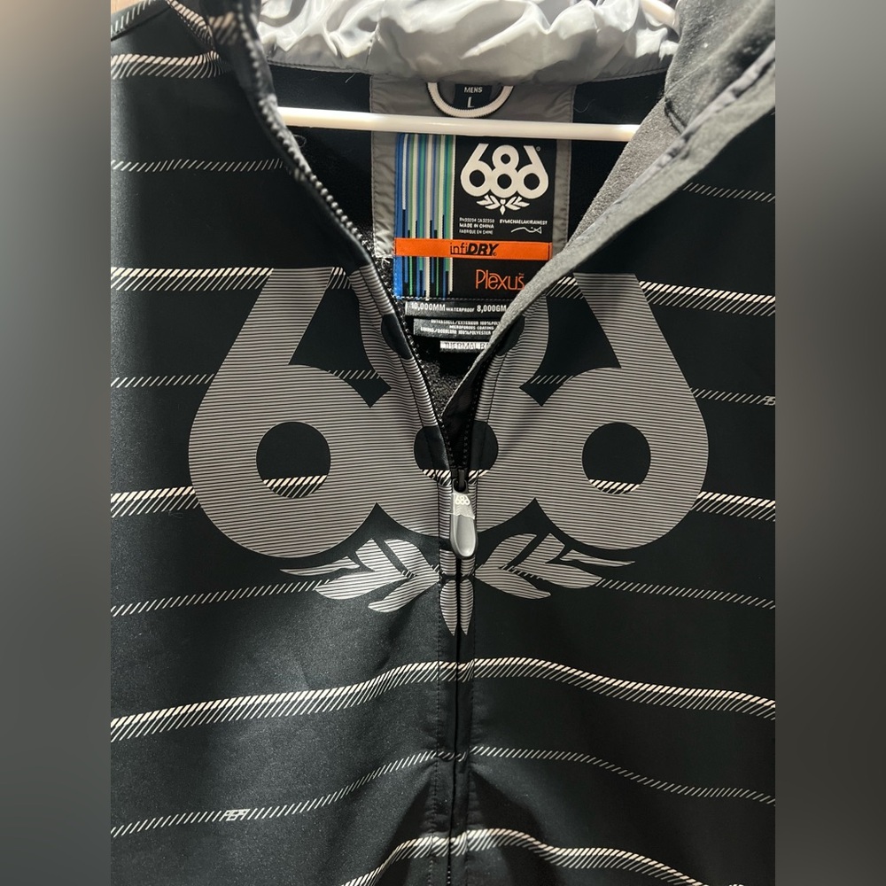 686 Men's Striped Jacket Snowboarding Tag Softshell Black Gray - Picture 5 of 7
